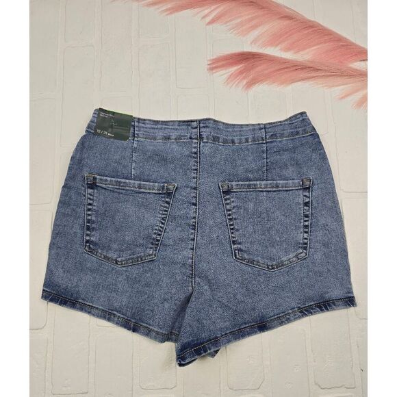 Wild Fable  Highest Rise Shorts Size 12 - Picture 2 of 3